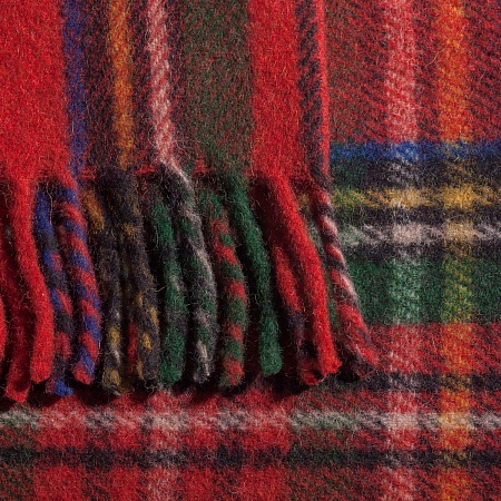 картинка Highland Wool Blend Tartan Knee Blanket STEWART ROYAL от магазина  Mykilt